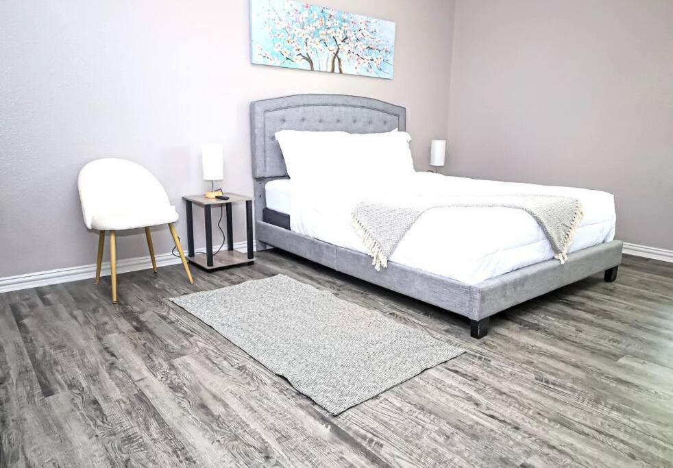 Comfy Two-Bedroom Apartment In أرلينغتون المظهر الخارجي الصورة