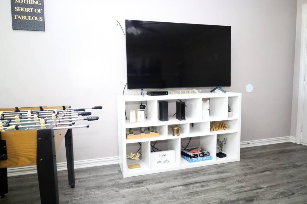 Comfy Two-Bedroom Apartment In أرلينغتون المظهر الخارجي الصورة